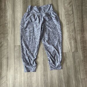 Athleta Petite Salutation Printed Crop Jogger